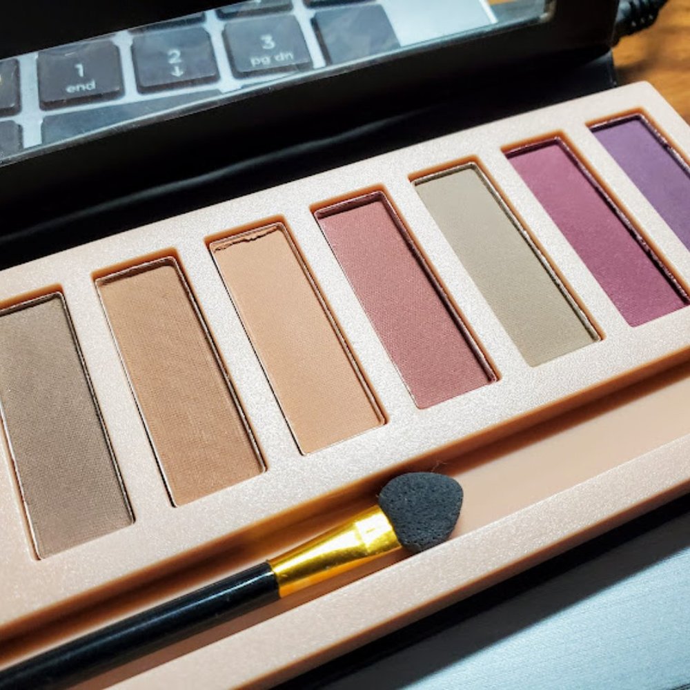 NAKEDS 12-color Eyeshadow - Picture 7 of 7